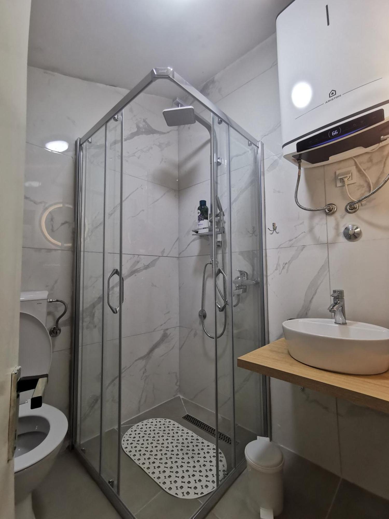 White Apartment Sarajevo - Free Parking Luaran gambar